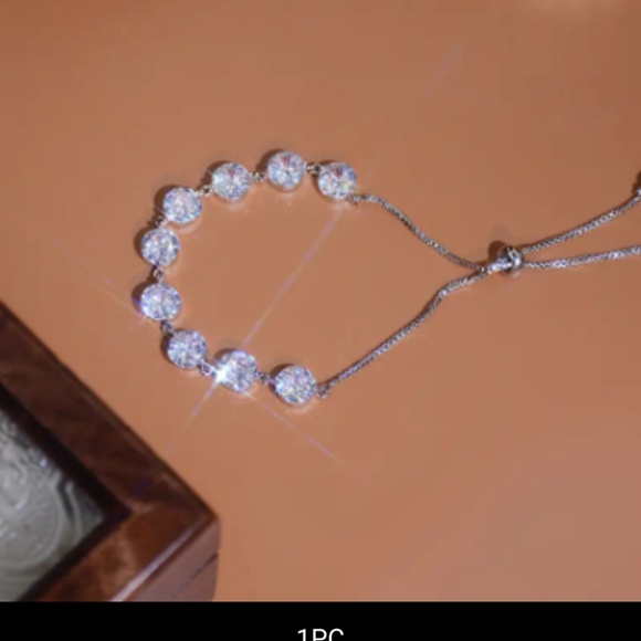 NEW CRYSTAL PULL BRACELET - Picture 3 of 7